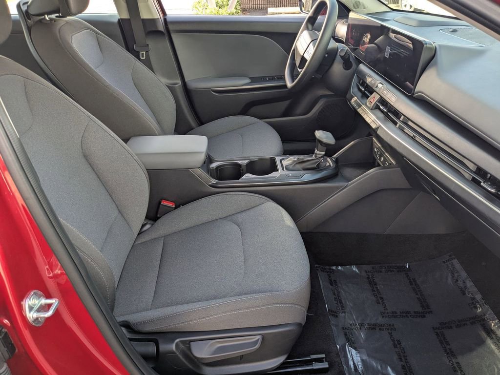 Used 2025 Kia K4 LXS image 29