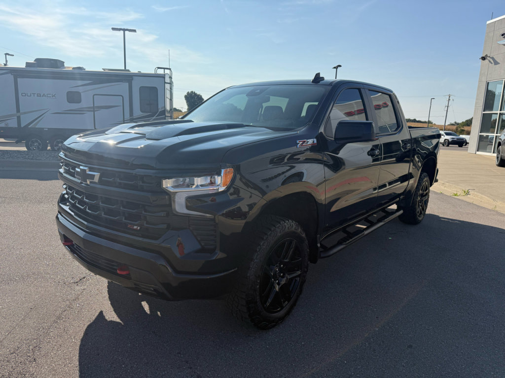 Used 2024 Chevrolet Silverado 1500 LT Trail Boss w/ Protection Package image 7