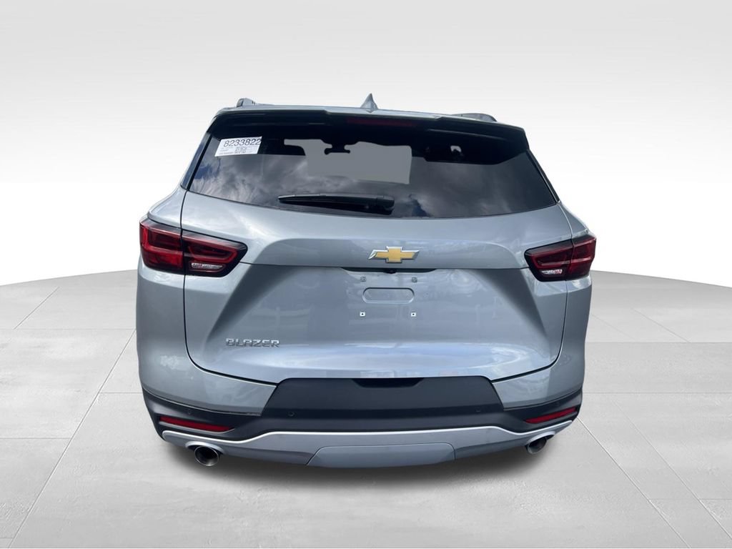 Used 2024 Chevrolet Blazer LT w/ Convenience Package FWD image 9