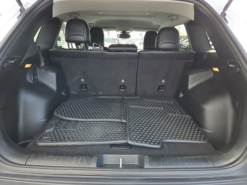 Used 2020 Jeep Cherokee Trailhawk w/ Technology Group image 28