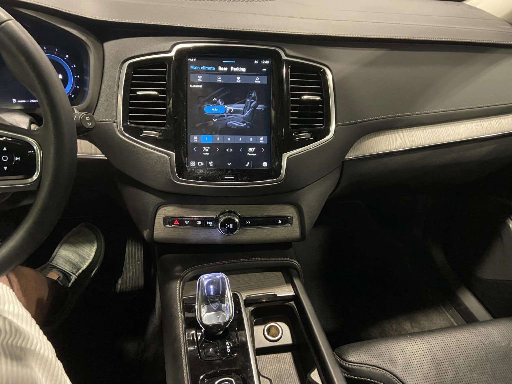 Used 2023 Volvo XC90 B6 Ultimate image 33