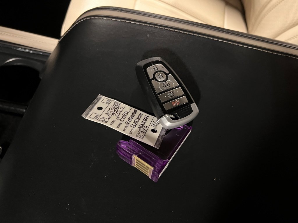 Used 2023 Ford Expedition Platinum AWD/4WD image 36