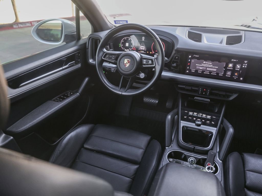 Certified 2024 Porsche Cayenne AWD/4WD image 33