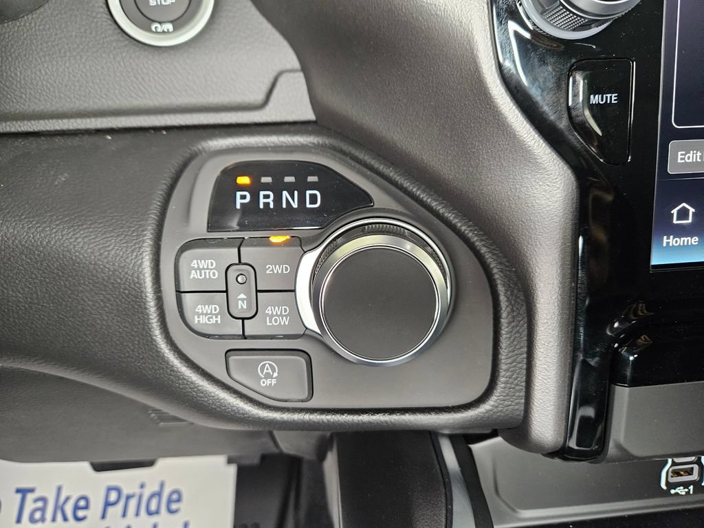 New 2026 RAM 1500 Big Horn AWD/4WD image 13