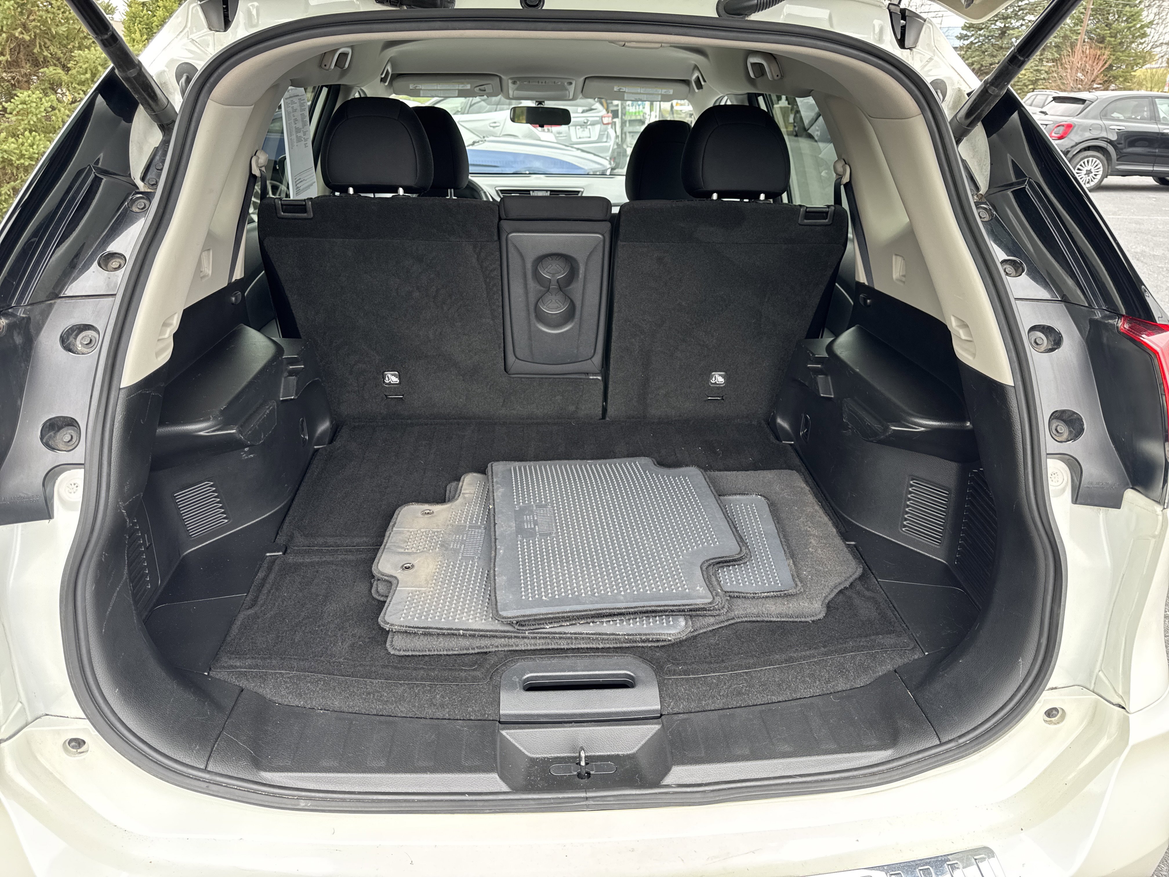 Used 2018 Nissan Rogue SV image 10