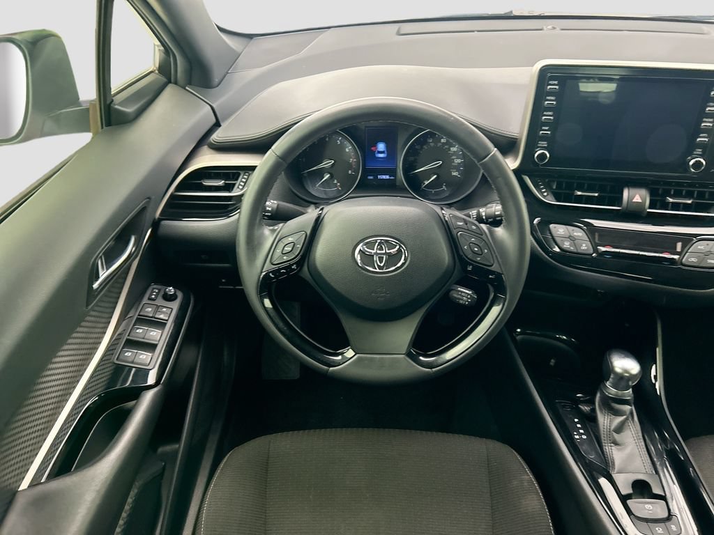 Used 2019 Toyota C-HR XLE FWD image 10