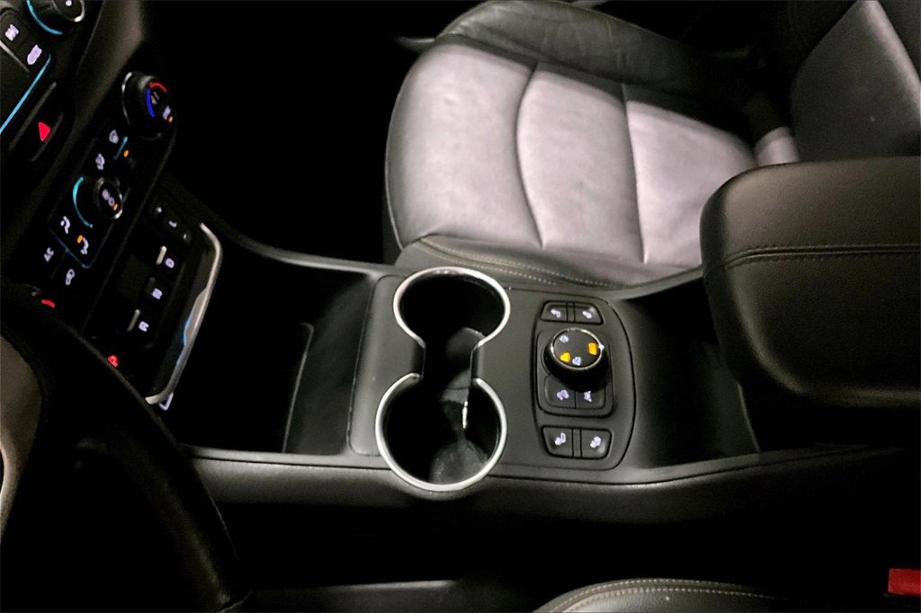 Used 2020 GMC Terrain SLT image 18