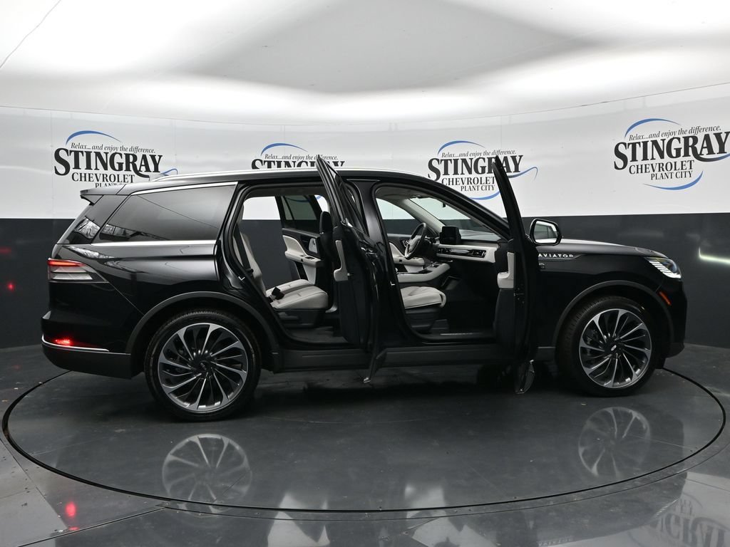 Used 2026 Lincoln Aviator Reserve AWD/4WD image 36