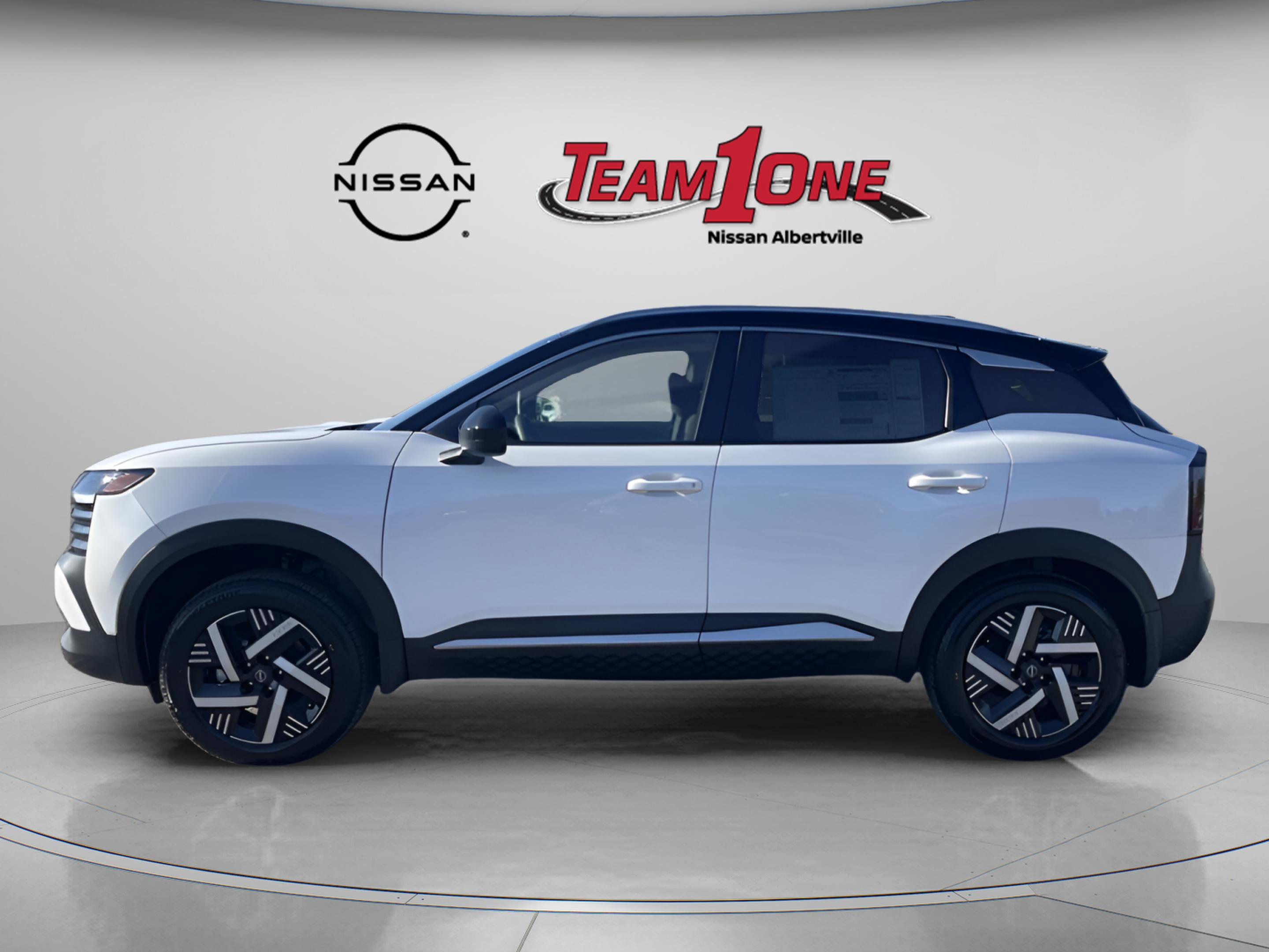 New 2026 Nissan Kicks SV w/ SV Premium Package image 5