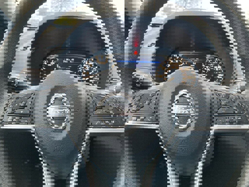 Used 2025 Nissan Altima 2.5 SV image 18