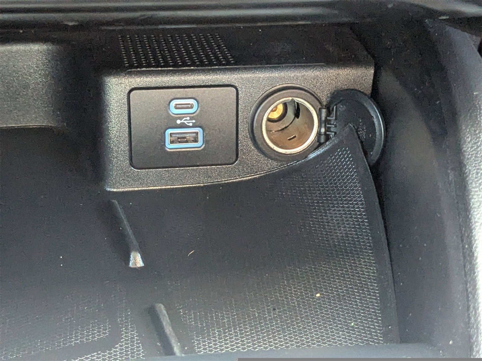 Used 2022 Ford Escape SEL w/ Technology Package image 25