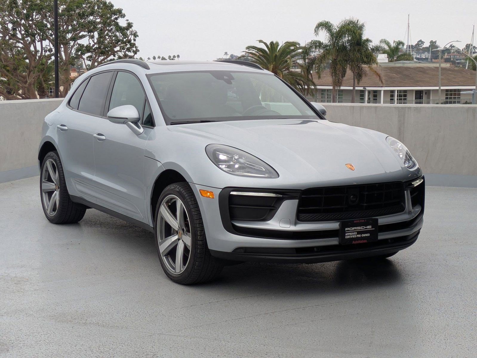 Certified 2024 Porsche Macan image 7