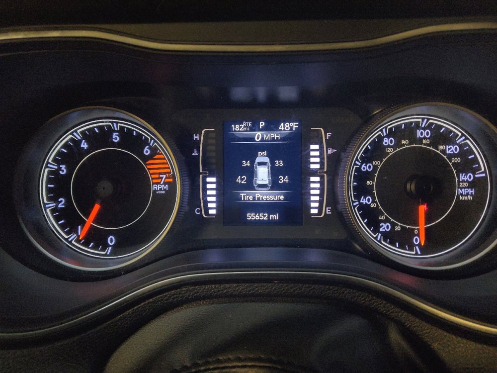 Used 2019 Jeep Cherokee Latitude w/ Popular Appearance Group image 23