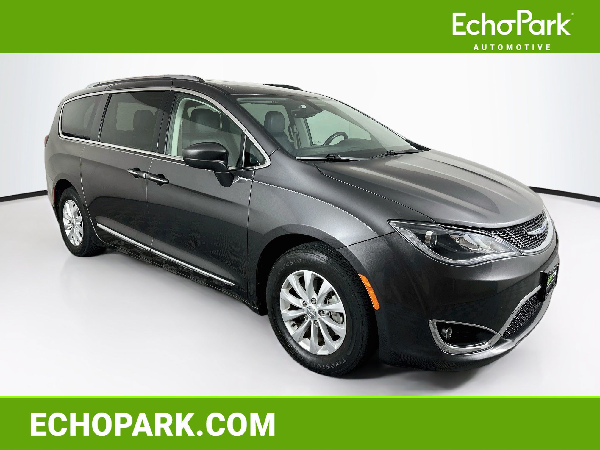 Used 2019 Chrysler Pacifica Touring-L FWD image 1