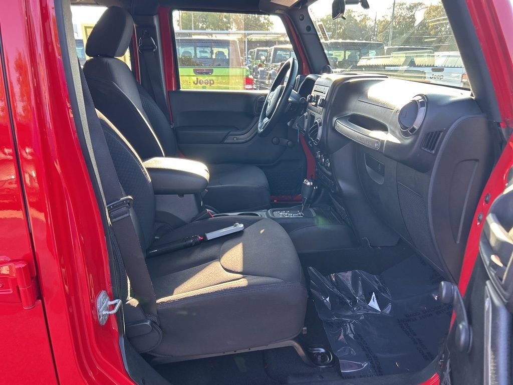 Used 2014 Jeep Wrangler Unlimited Sport w/ Connectivity Group image 21