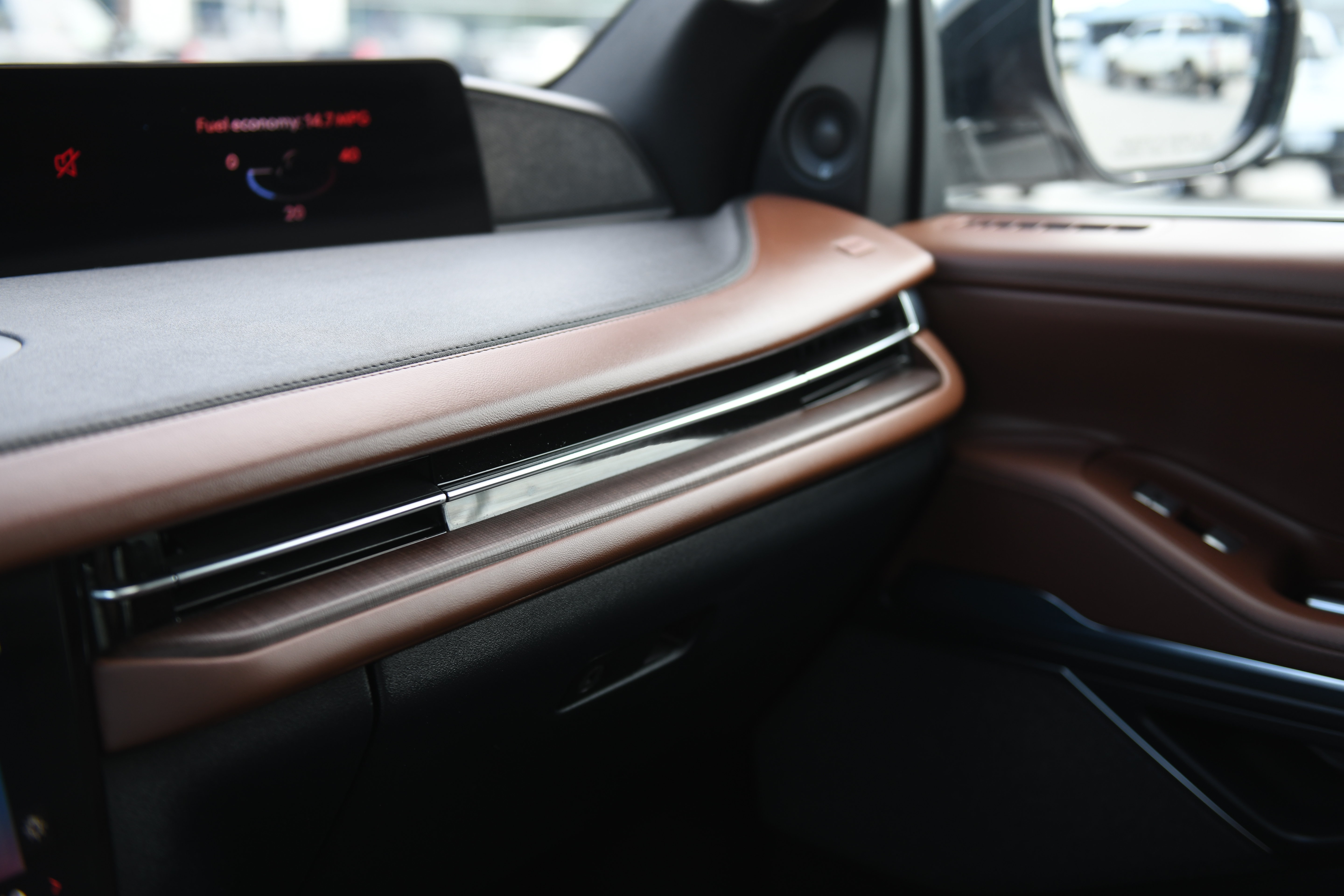 Used 2025 Lincoln Navigator Reserve AWD/4WD image 22