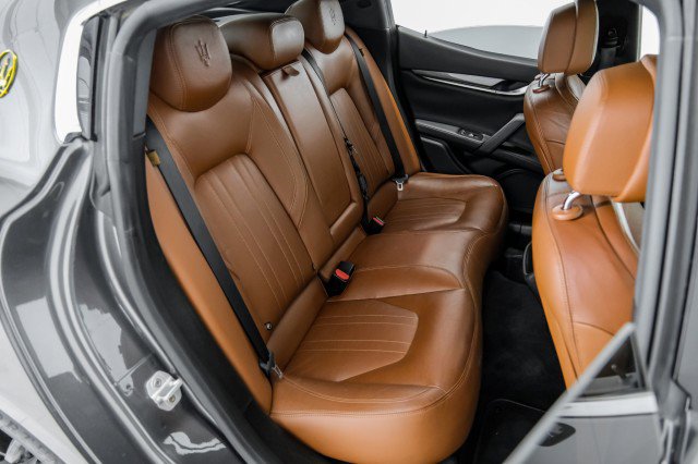 Used 2016 Maserati Ghibli RWD image 38