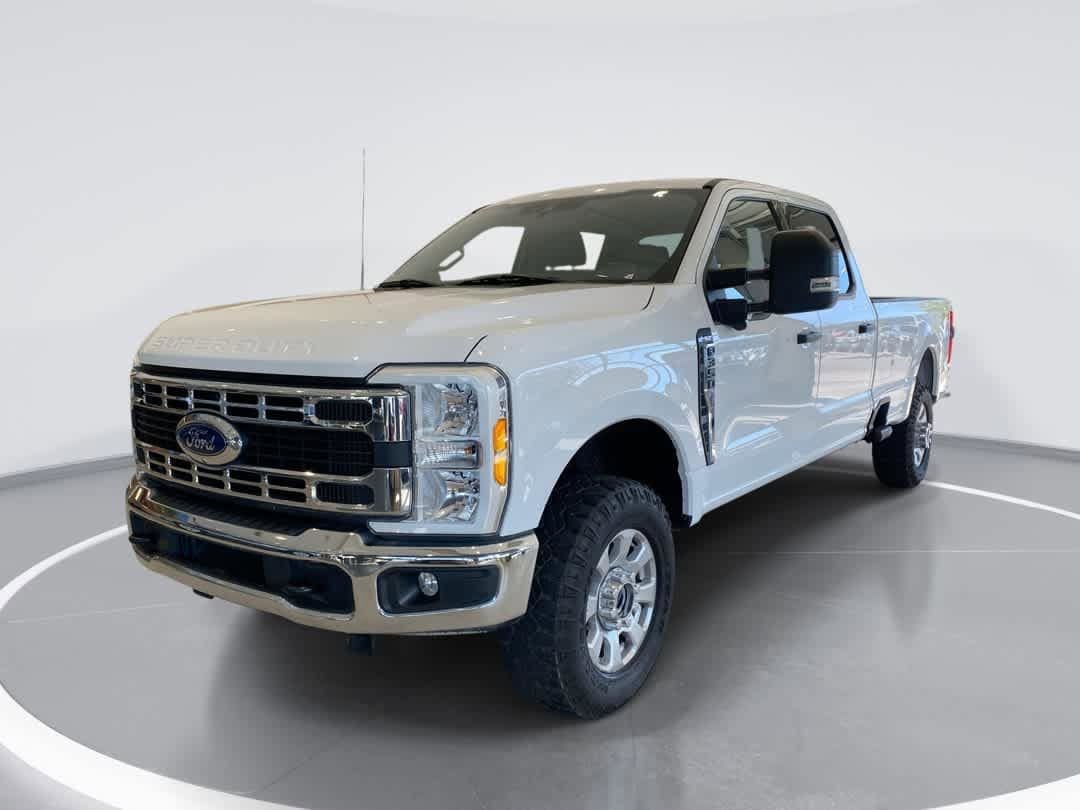 Used 2023 Ford F350 XLT w/ 360-Degree Camera Package AWD/4WD image 1