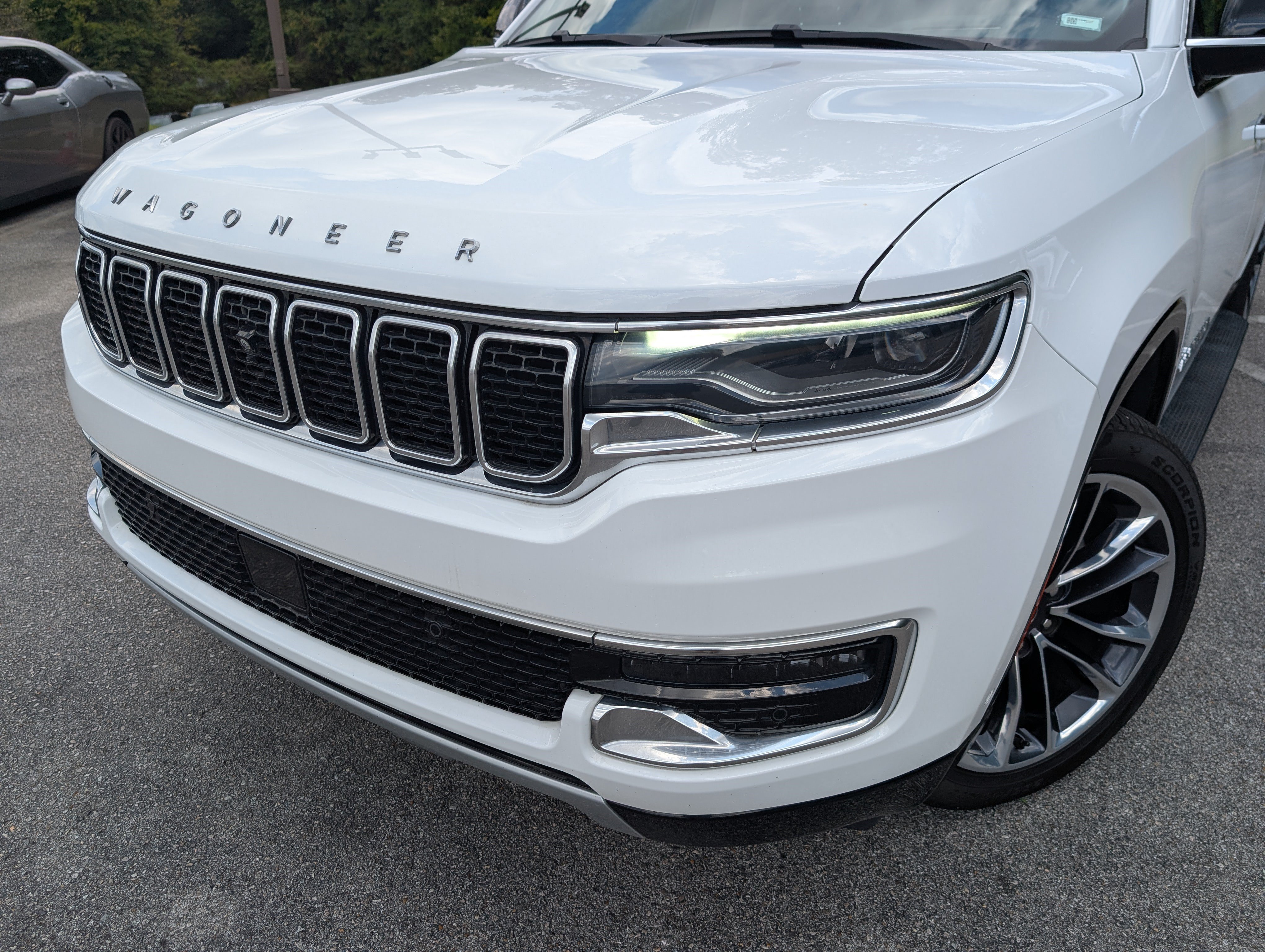 Used 2024 Jeep Wagoneer L Series II w/ Convenience Group I AWD/4WD image 13