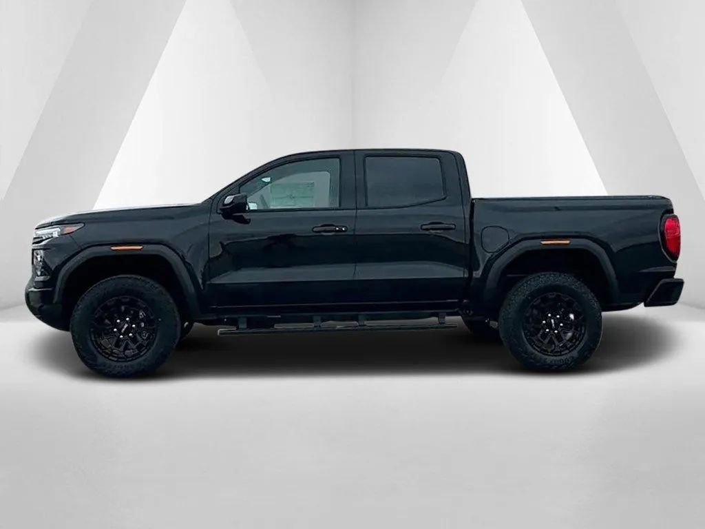 New 2026 GMC Canyon Elevation w/ LPO, Black Badging Package image 6