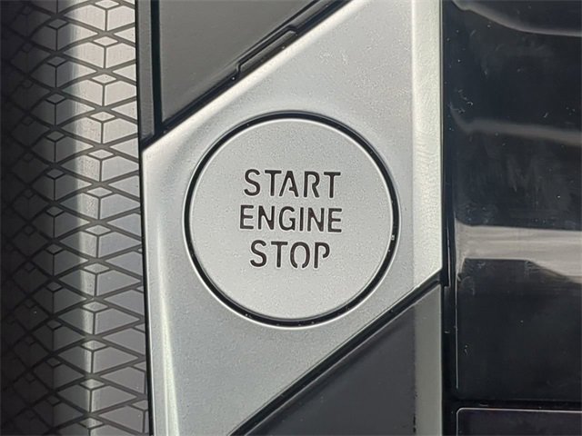 Used 2025 BMW 330i Sedan image 33