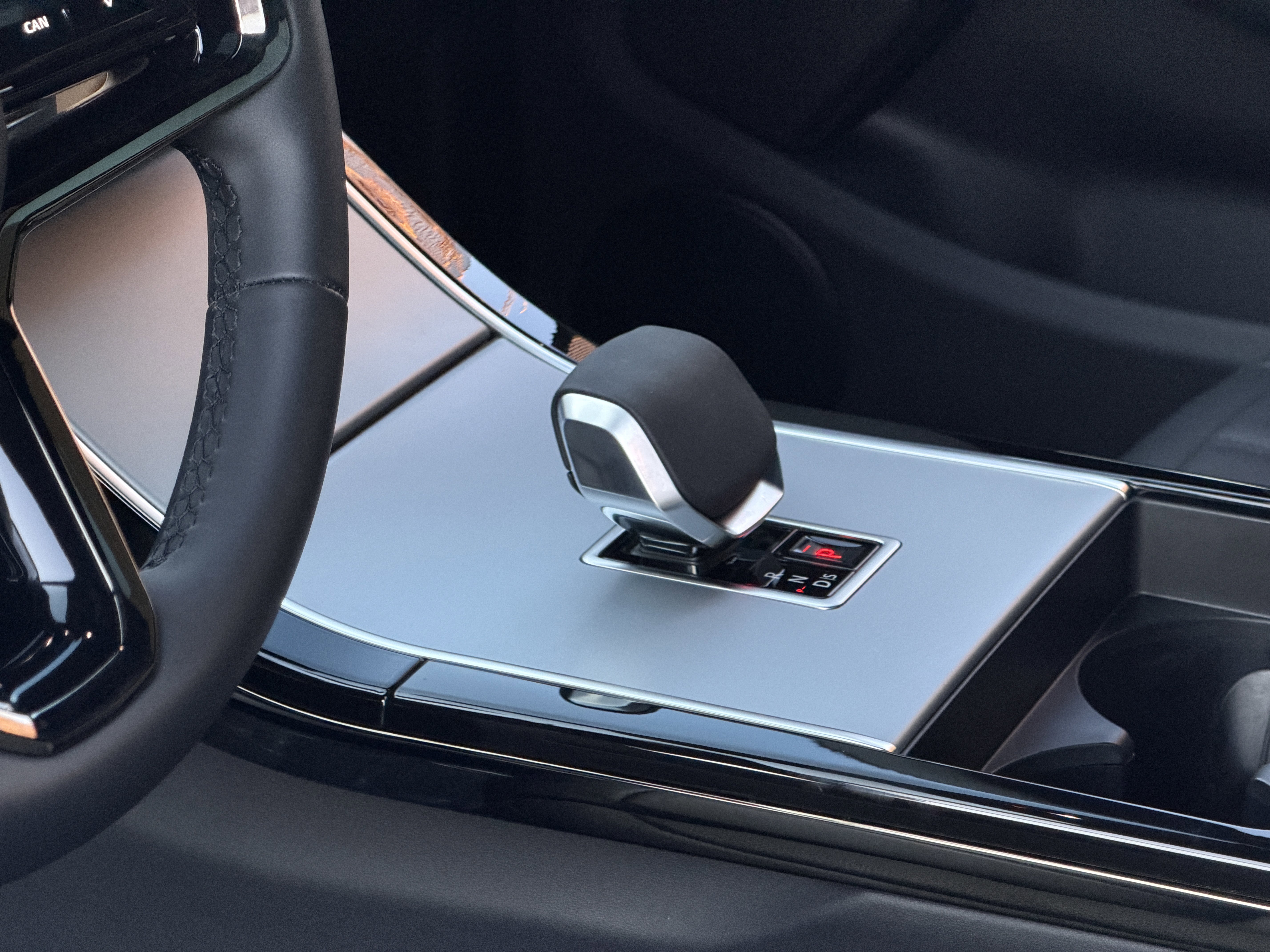 Certified 2025 Land Rover Range Rover Evoque S image 22