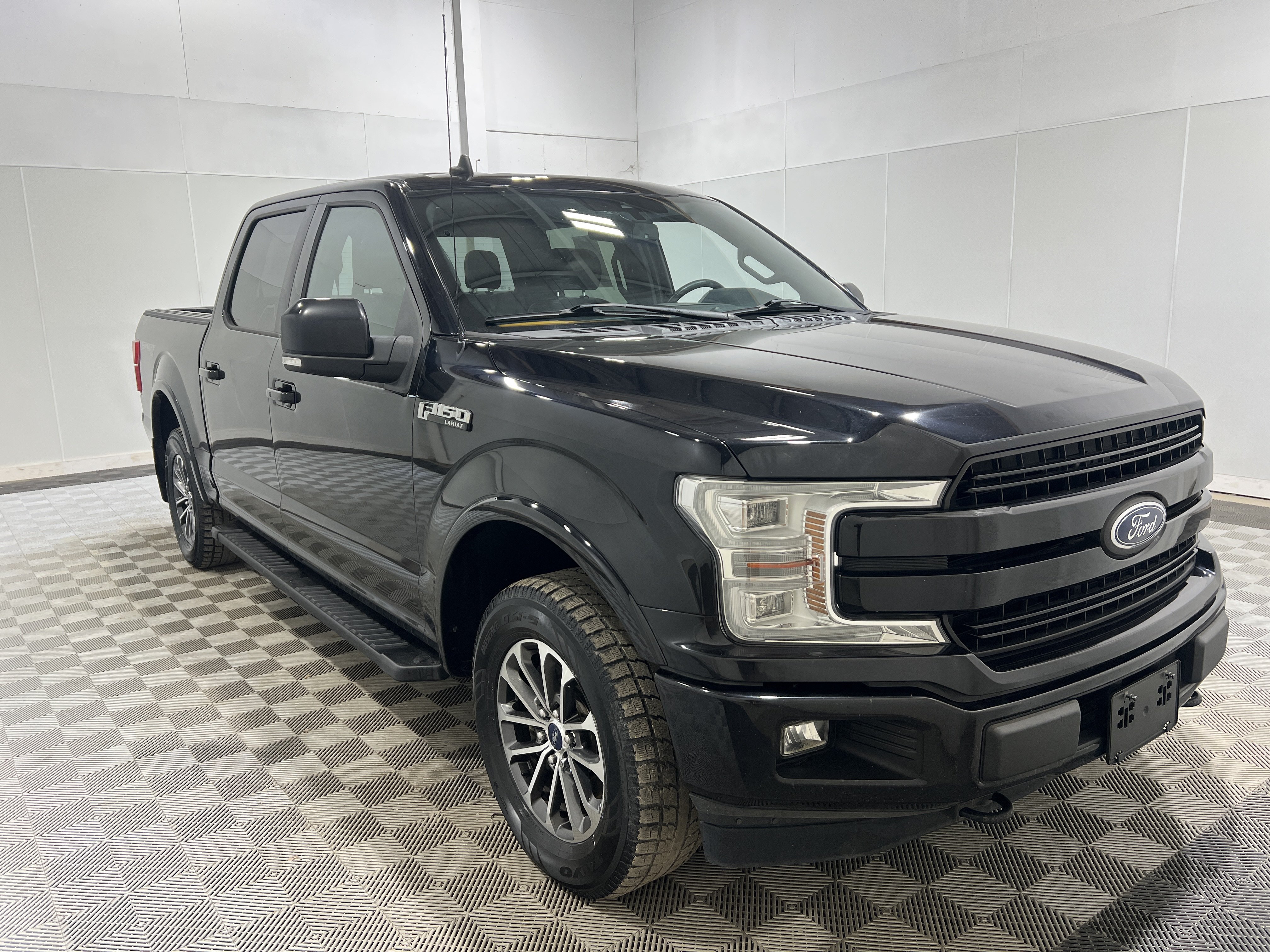 Used 2019 Ford F150 Lariat w/ Equipment Group 502A Luxury AWD/4WD image 5