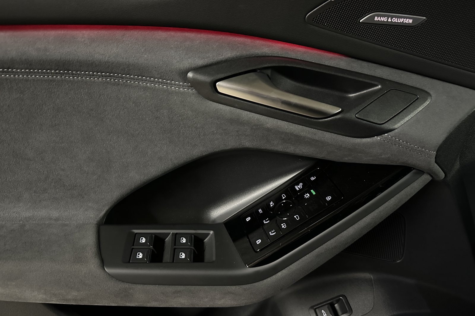 New 2027 Audi SQ6 e-tron Premium Plus AWD/4WD image 10