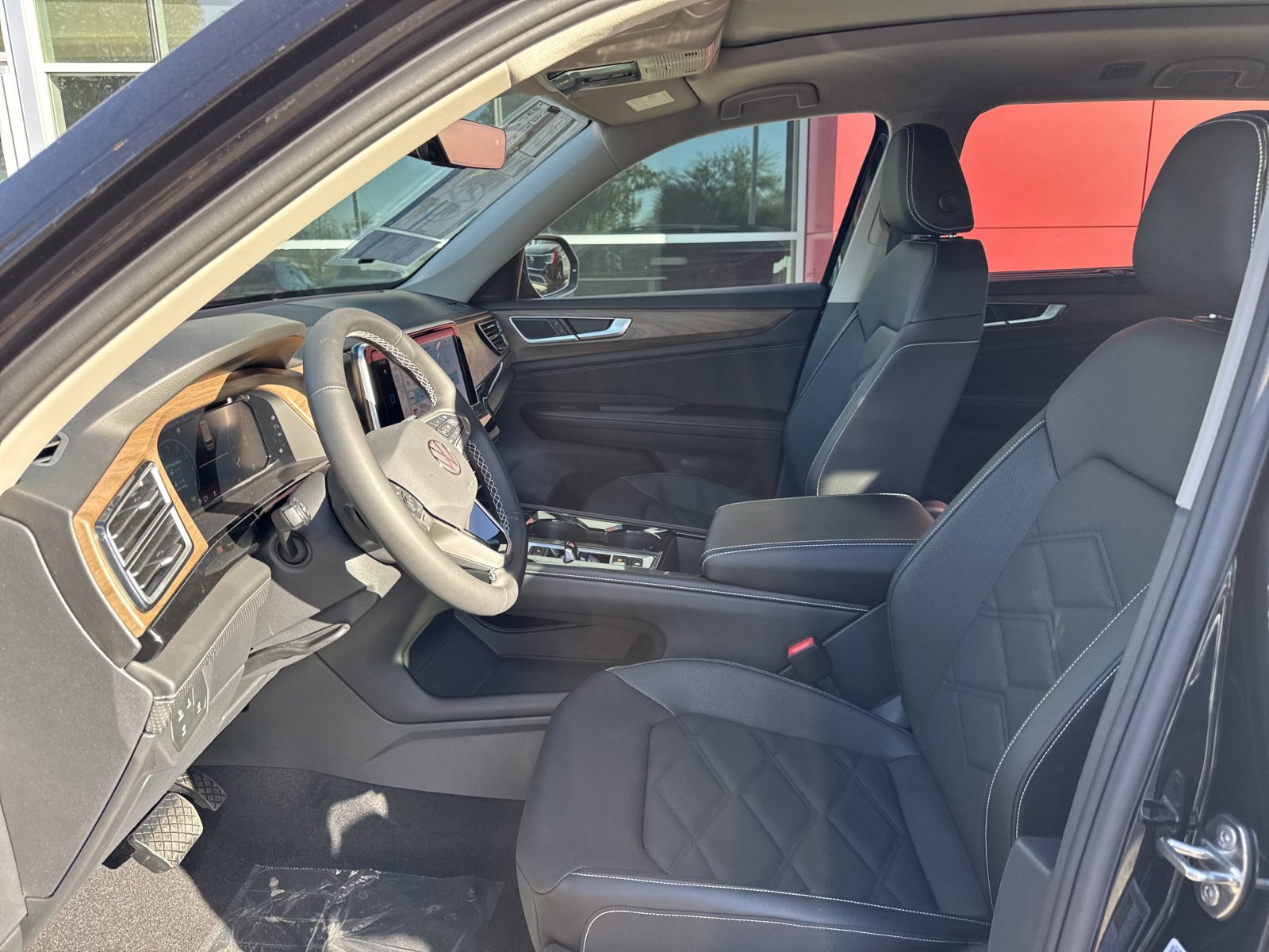 New 2026 Volkswagen Atlas SE image 10