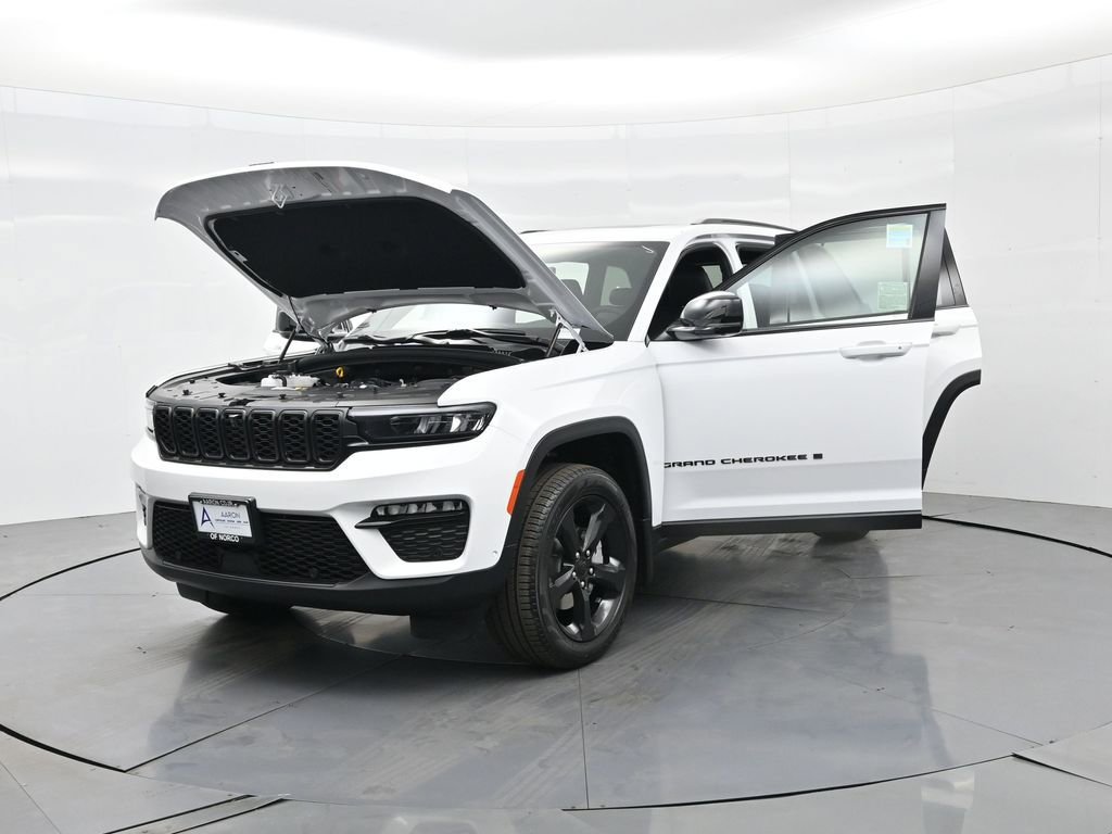 New 2025 Jeep Grand Cherokee Limited w/ Luxury Tech Group II image 34