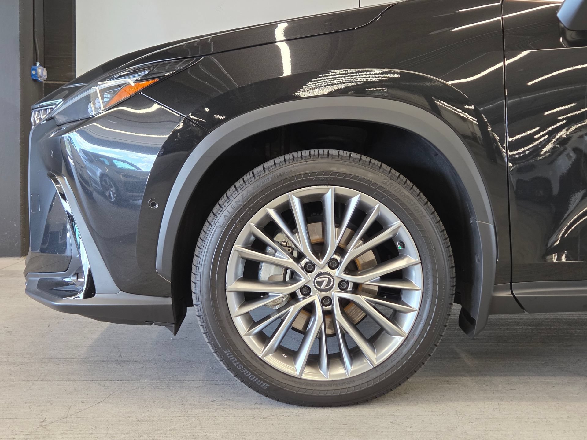 Used 2024 Lexus NX 350h AWD w/ Vision Package image 9