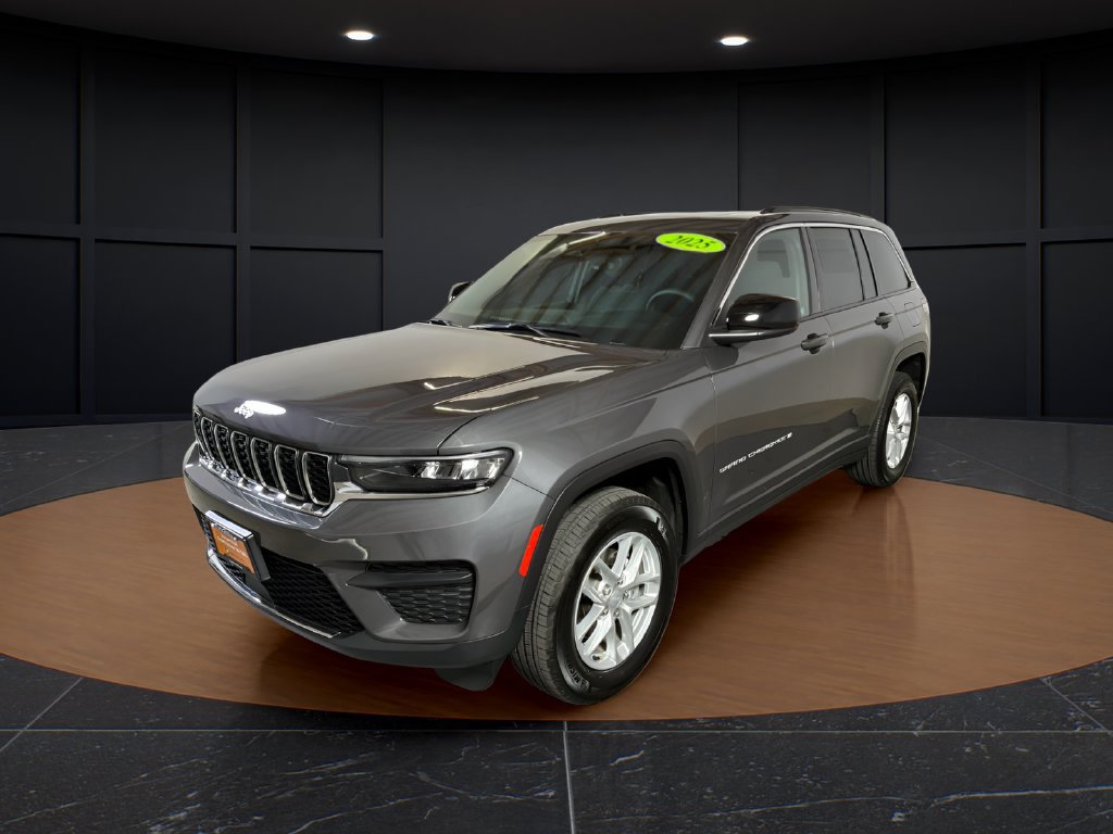 Used 2025 Jeep Grand Cherokee Laredo X w/ Luxury Tech Group I