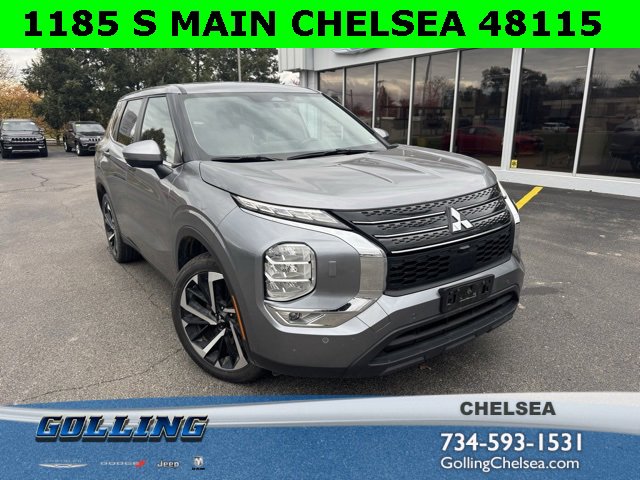 Used 2023 Mitsubishi Outlander SE