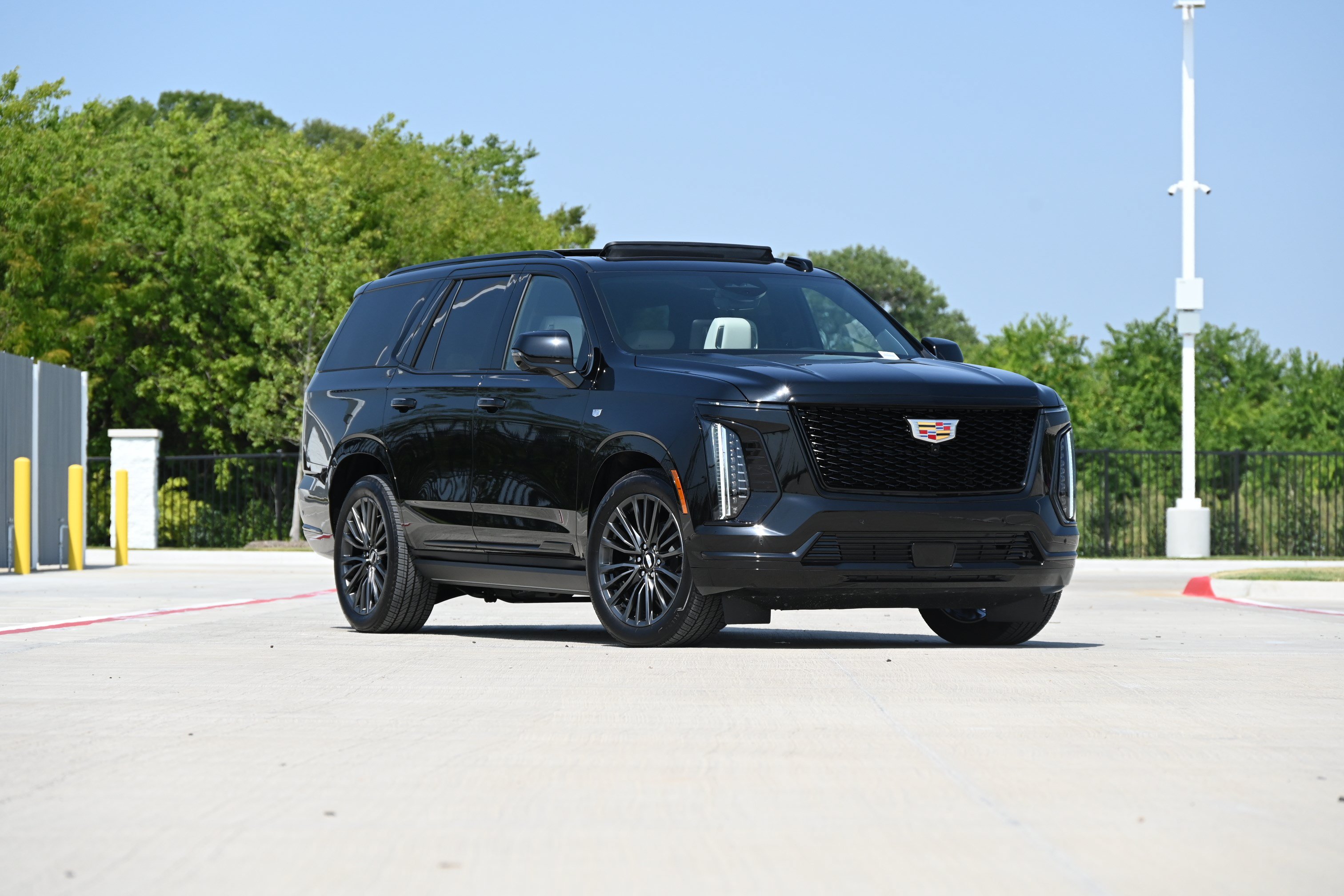 Used 2026 Cadillac Escalade Platinum Sport AWD/4WD image 2