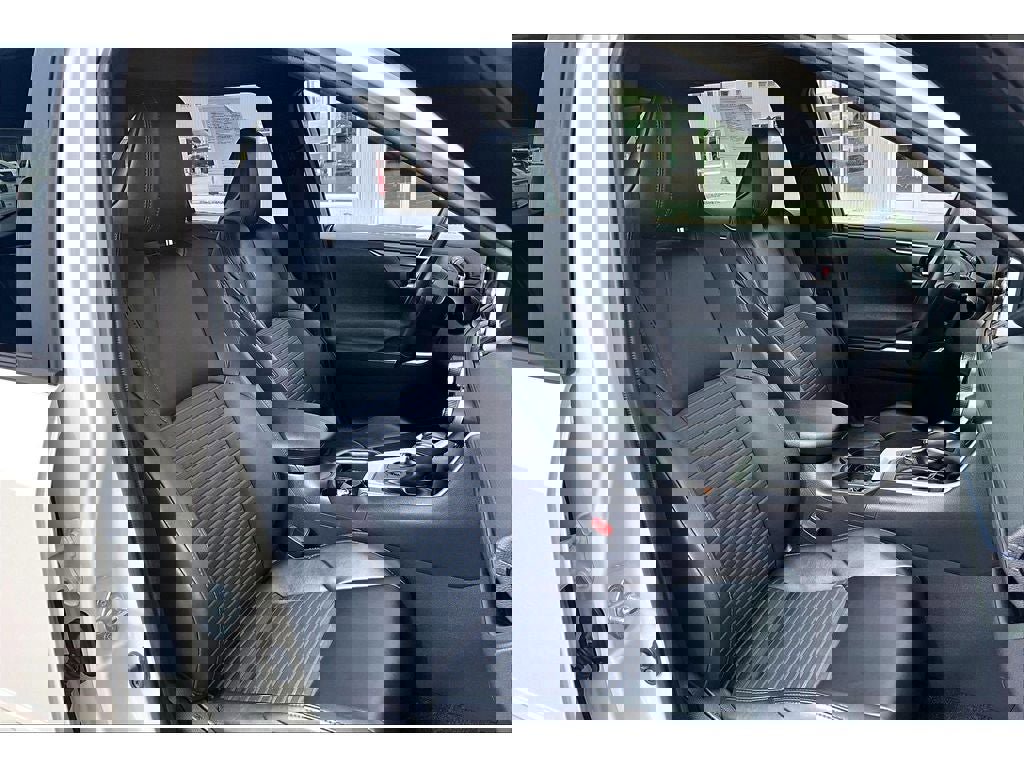 Used 2020 Toyota RAV4 XSE image 8