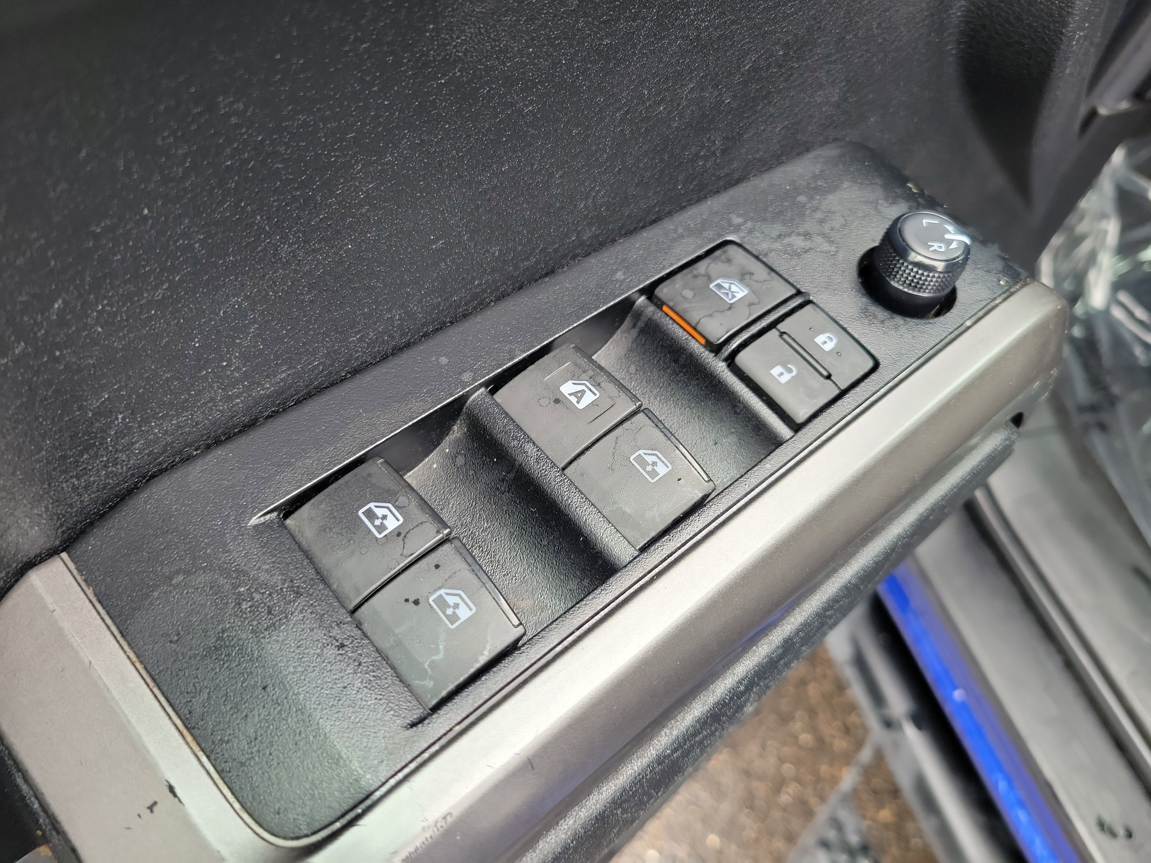 Used 2022 Toyota Tacoma SR5 w/ SR5 Appearance Package (SM) RWD image 18