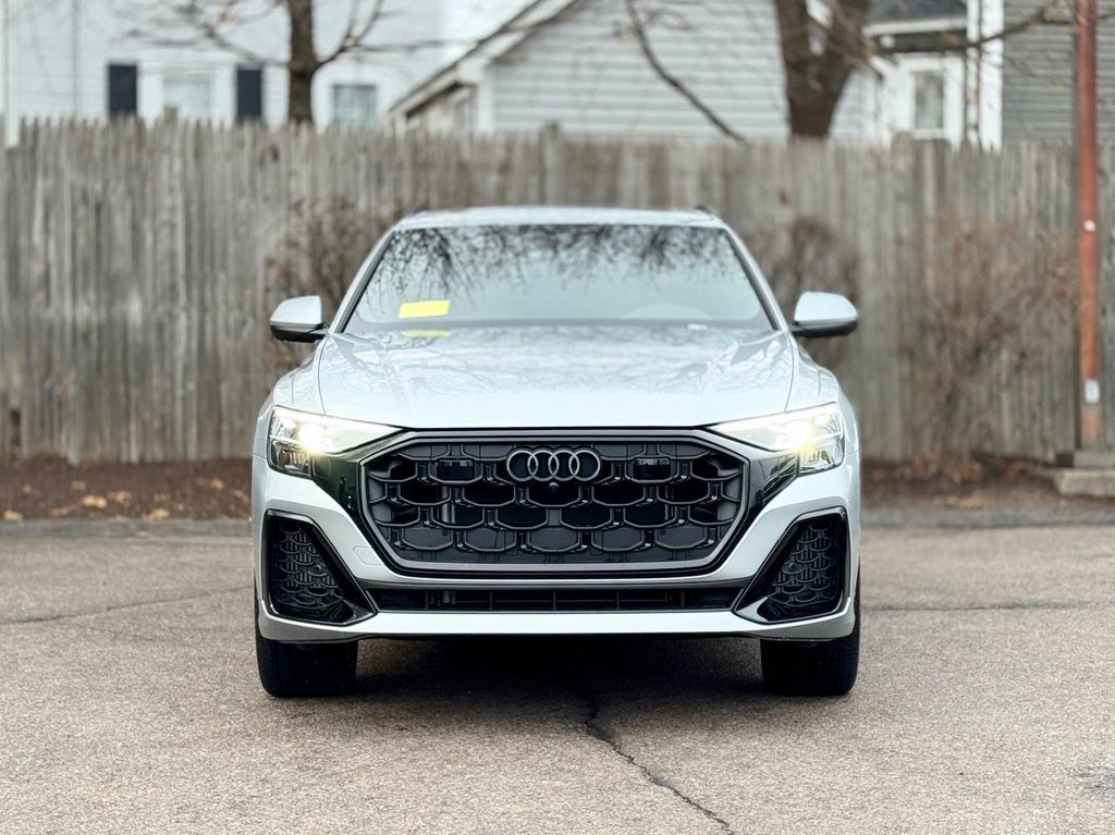 Used 2025 Audi Q8 Premium Plus image 9