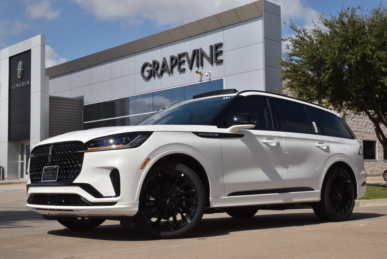 New 2026 Lincoln Aviator Reserve w/ Jet Appearance Package