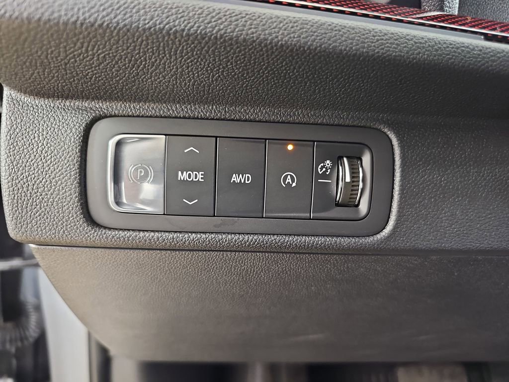 Certified 2025 Chevrolet Traverse RS w/ LPO, Floor Liner Package image 33