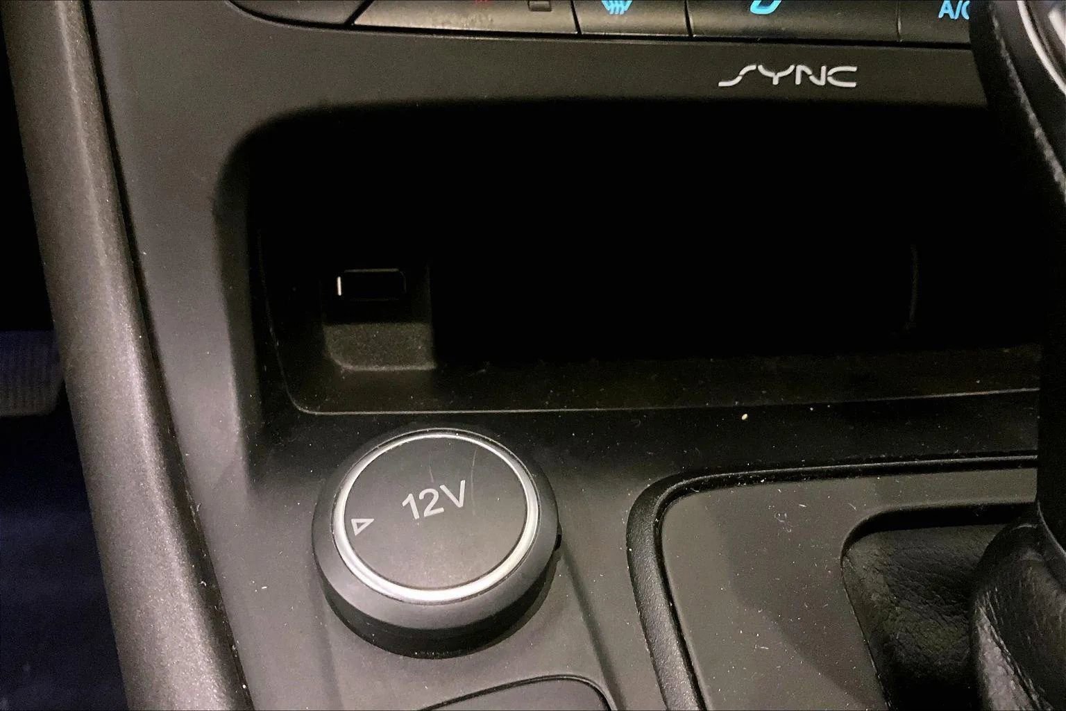 Used 2017 Ford Focus SEL w/ Cold Weather Package image 31