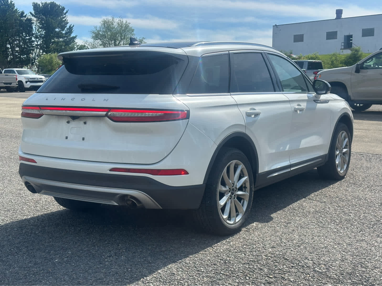 Used 2022 Lincoln Corsair AWD w/ Premium Package image 7