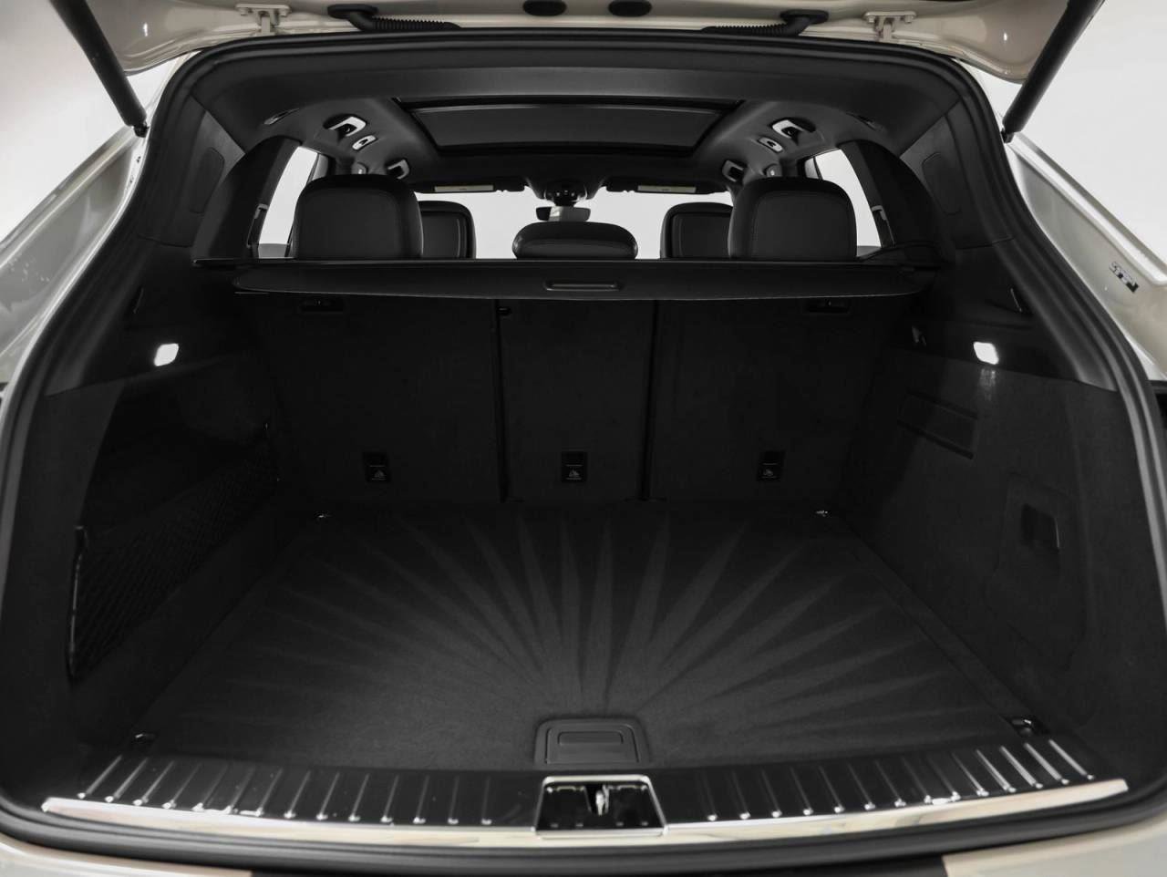 New 2025 Porsche Cayenne image 17