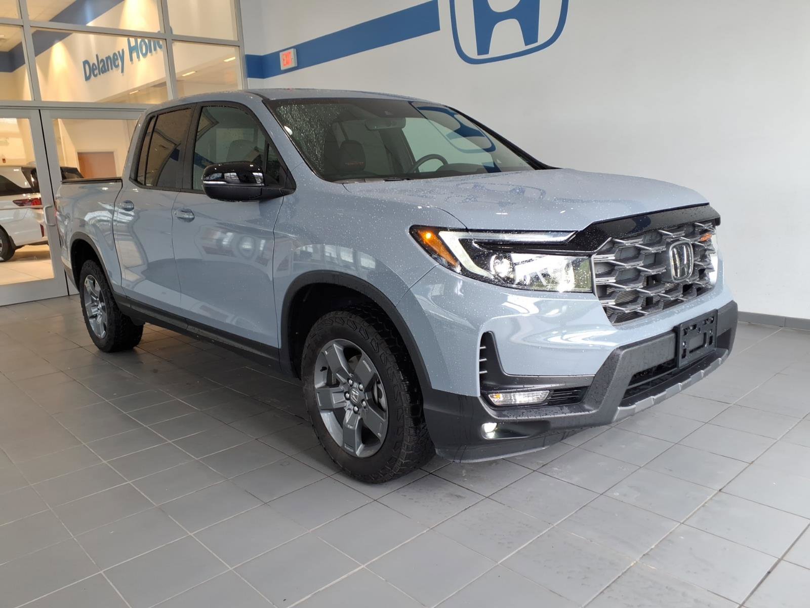 Used 2025 Honda Ridgeline TrailSport image 1