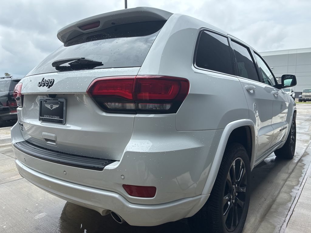 Used 2020 Jeep Grand Cherokee Altitude AWD/4WD image 4