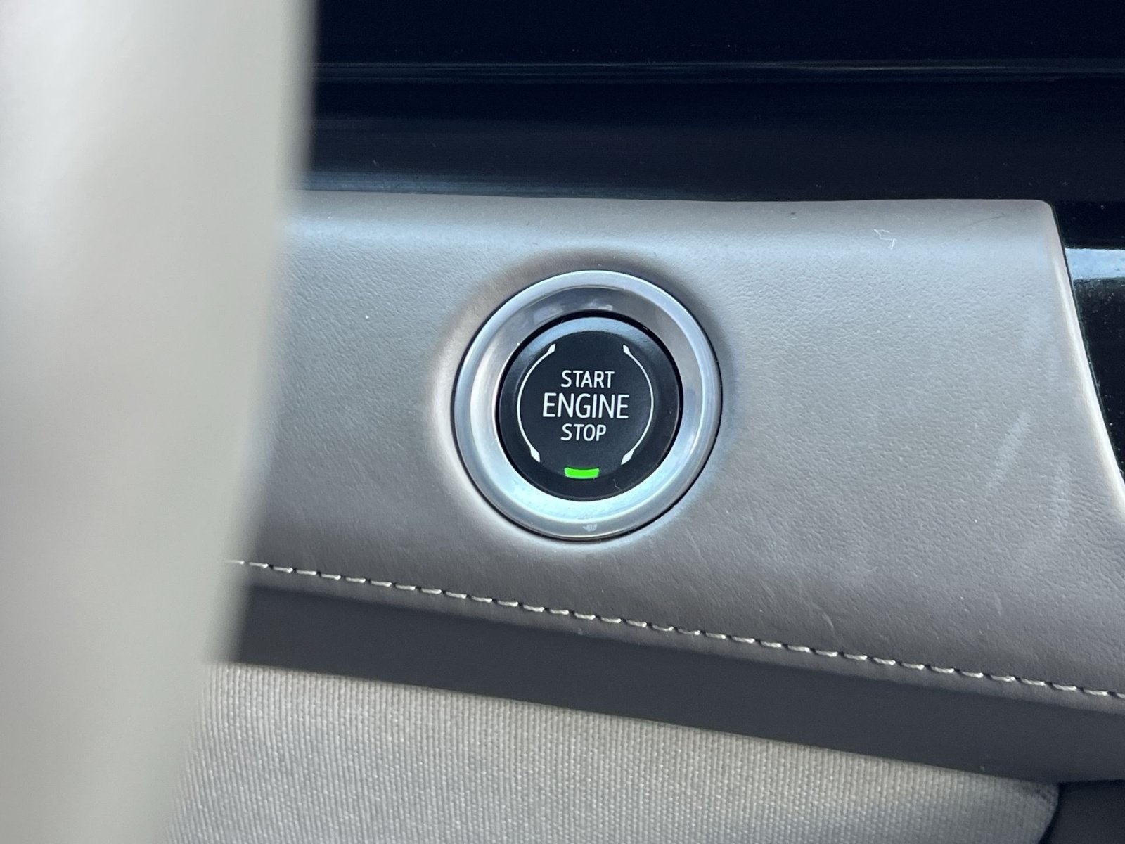 Used 2024 Cadillac Escalade Sport Platinum w/ LPO, Floor Liner Package AWD/4WD image 38