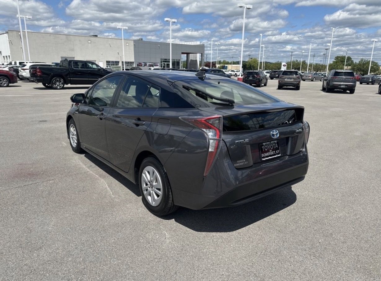 Used 2016 Toyota Prius Two FWD image 5
