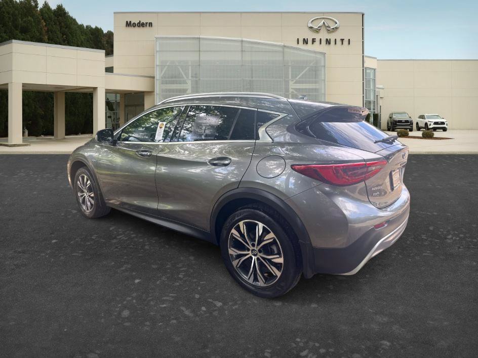 Used 2017 INFINITI QX30 Premium w/ Navigation Package AWD/4WD image 6