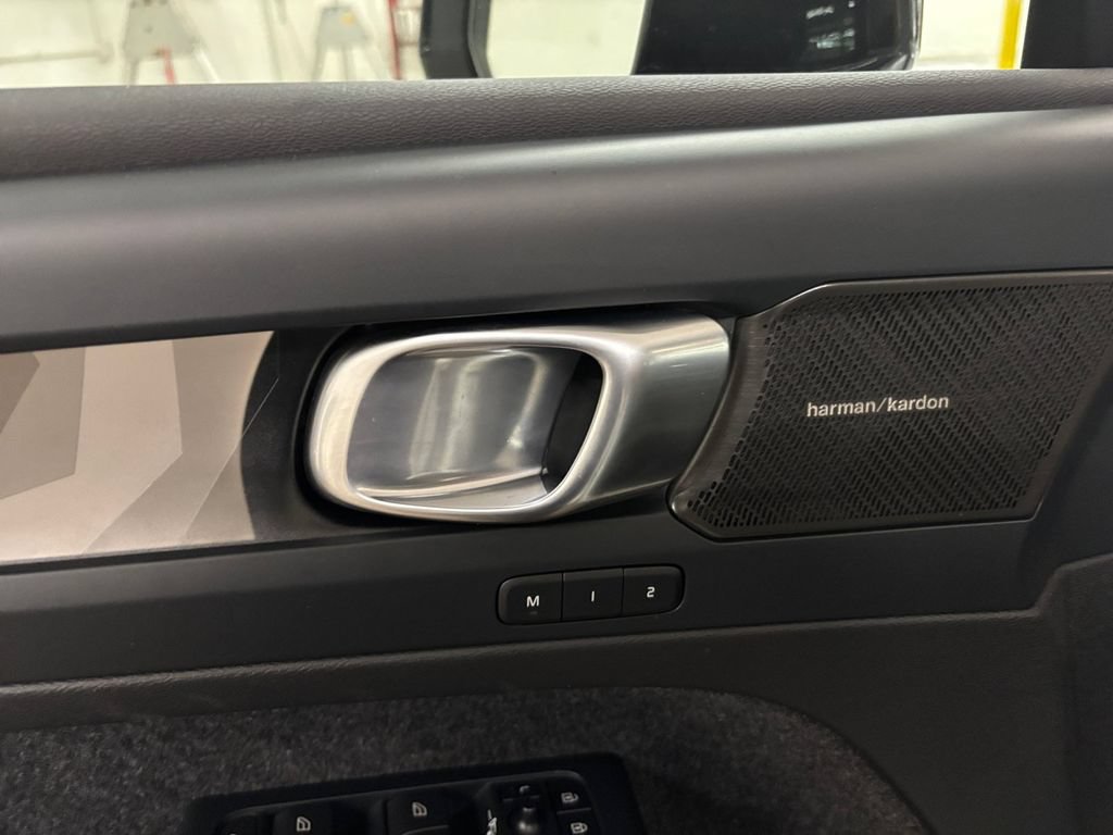 Certified 2023 Volvo C40 P8 Recharge Ultimate AWD/4WD image 12