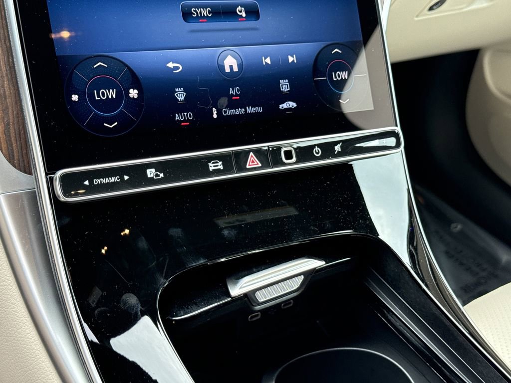 New 2025 Mercedes-Benz C 300 4MATIC Sedan image 20