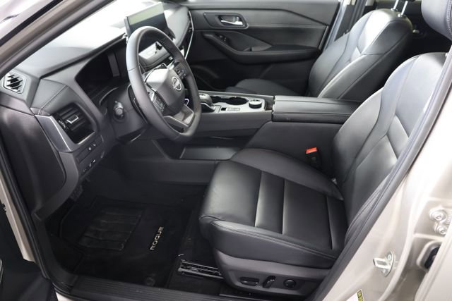 Used 2025 Nissan Rogue SL w/ SL Premium Package image 20